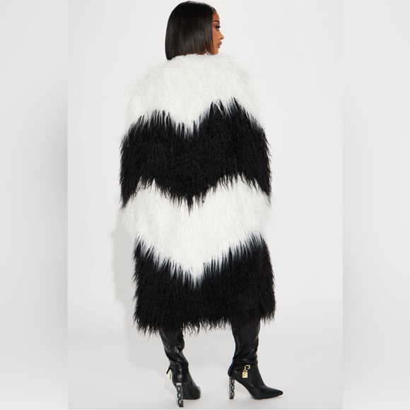 NWT Black and White Faux Fur Coat 2X - Picture 3 of 7